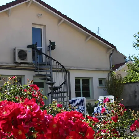 Meuble 2* Climatise Dans Un Quartier Calme Dijon Exterior foto