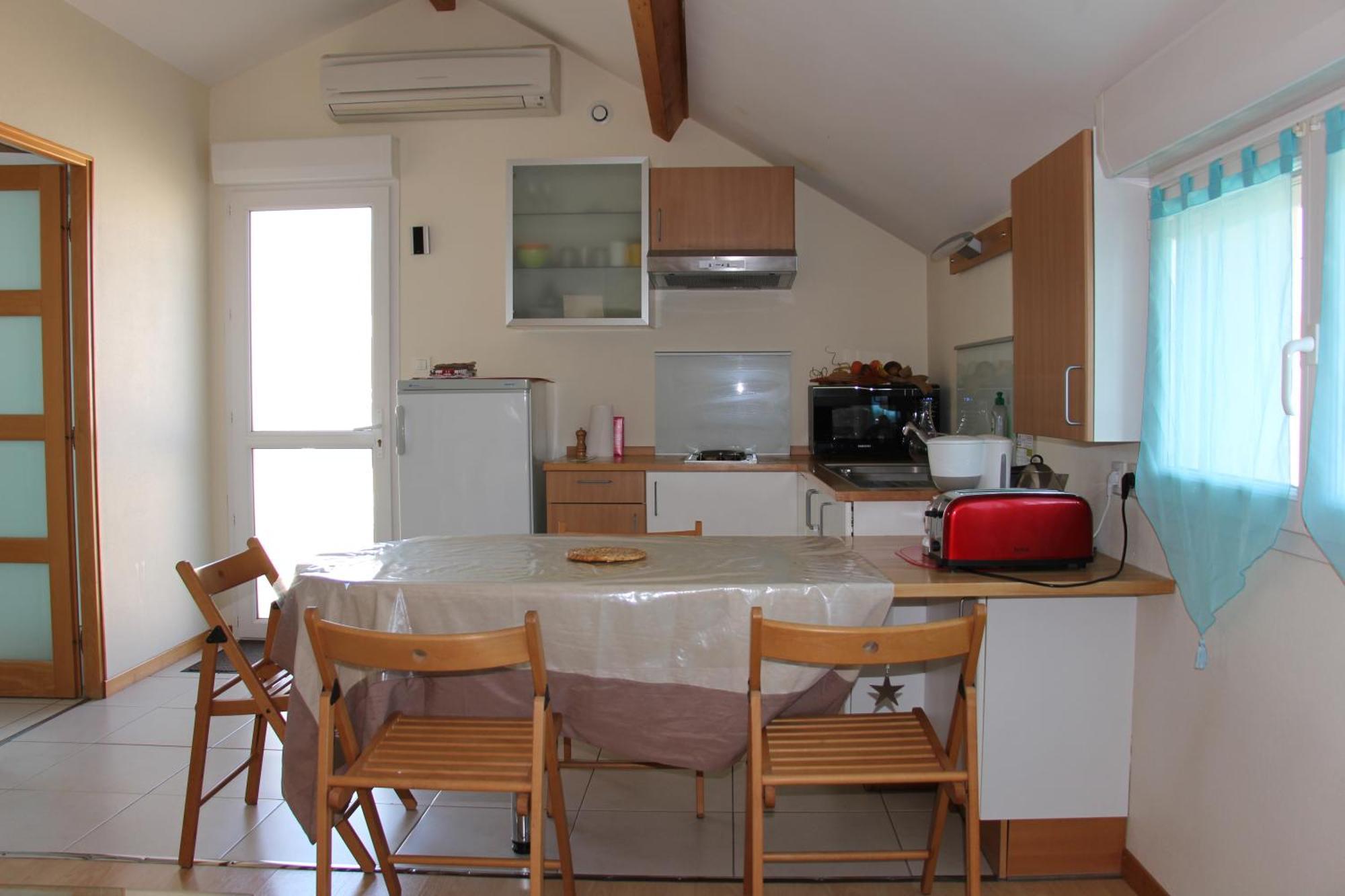 Meuble 2* Climatise Dans Un Quartier Calme Dijon